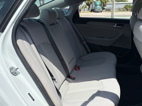 Used 2016 Hyundai Sonata SE FWD image 14