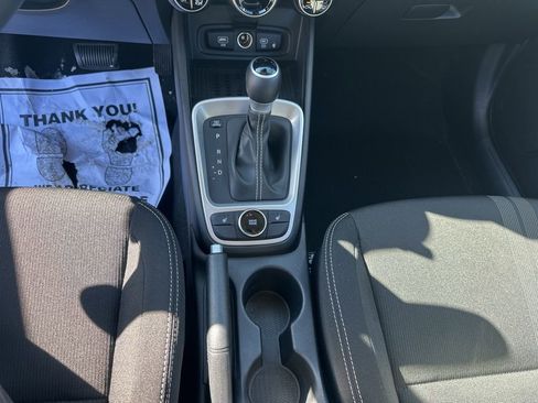 Used 2026 Hyundai Venue SEL image 17