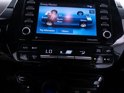 Used 2022 Toyota Prius LE FWD image 9