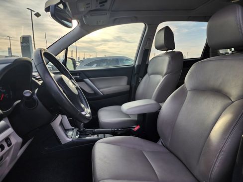 Used 2016 Subaru Forester 2.5i Touring w/ Eyesight & Navigation System image 10