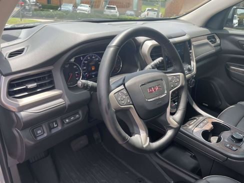 Used 2023 GMC Acadia Denali w/ Denali Ultimate Package FWD image 8