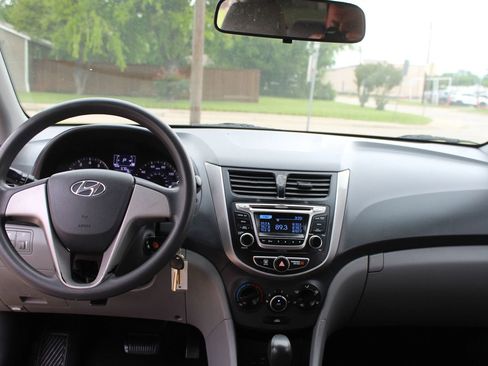 Used 2017 Hyundai Accent SE FWD image 20