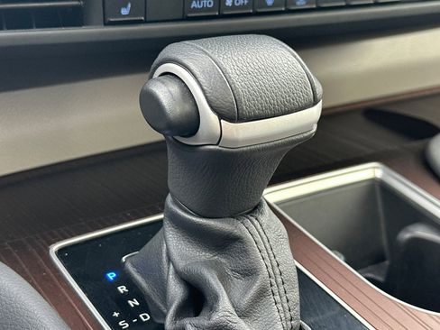 Used 2024 Toyota Sienna XLE image 34