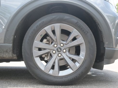 Used 2022 Ford Explorer XLT w/ Equipment Group 202A RWD image 11