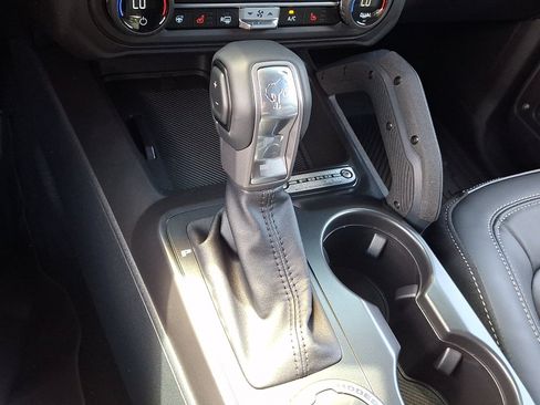 New 2026 Ford Bronco Outer Banks w/ Sasquatch Package AWD/4WD image 13