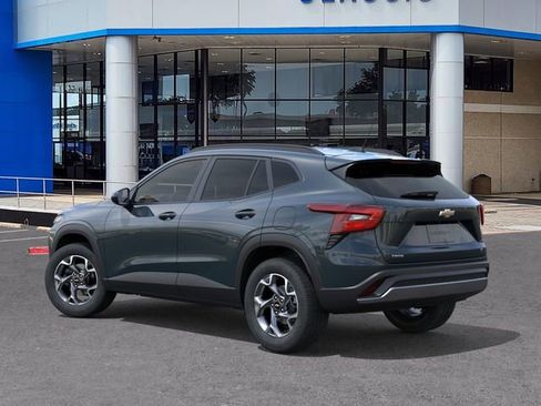 New 2026 Chevrolet Trax LT w/ Sunroof Package FWD image 3