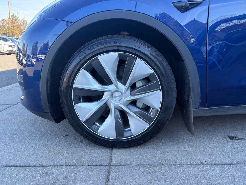 Used 2023 Tesla Model Y Long Range AWD/4WD image 11