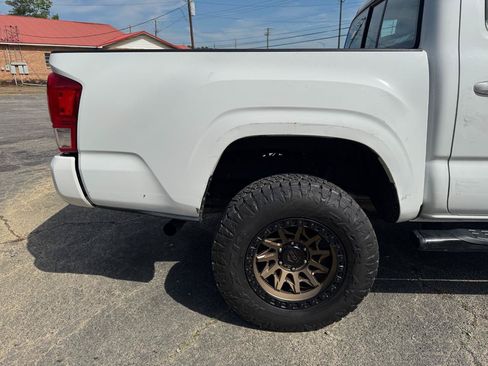 Used 2017 Toyota Tacoma SR w/ Tow Package AWD/4WD image 14