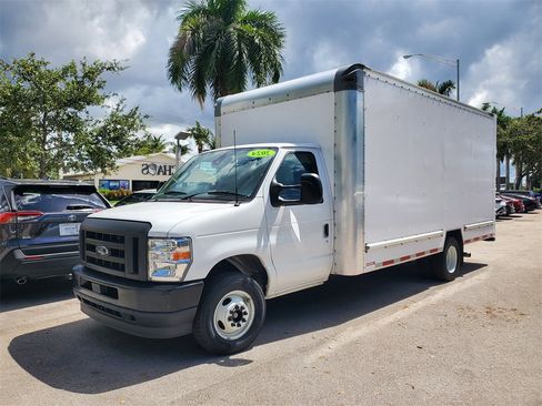 Used 2024 Ford E-350 and Econoline 350 Super Duty w/ Driver's Safety Package image 3