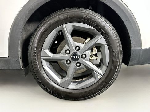 Used 2025 Kia K4 LXS image 11