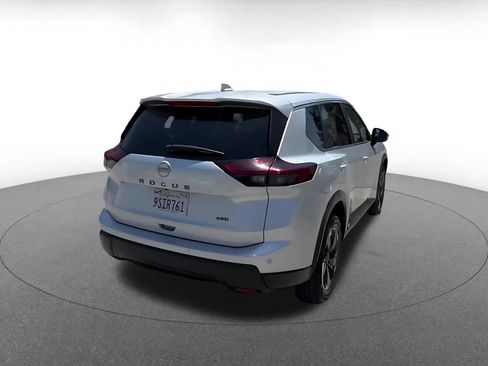 Used 2025 Nissan Rogue SV AWD/4WD image 13