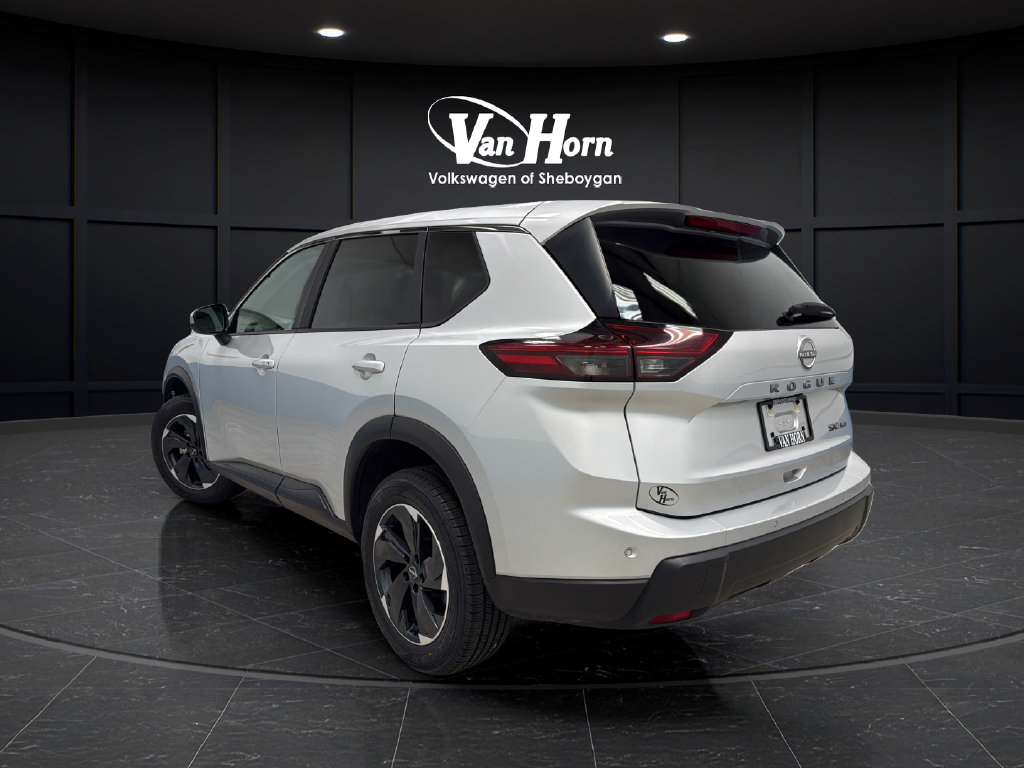 Used 2024 Nissan Rogue SV AWD/4WD image 5