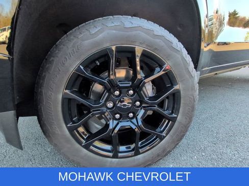Certified 2024 Chevrolet Colorado Z71 w/ LPO, Dark Essentials Package AWD/4WD image 33