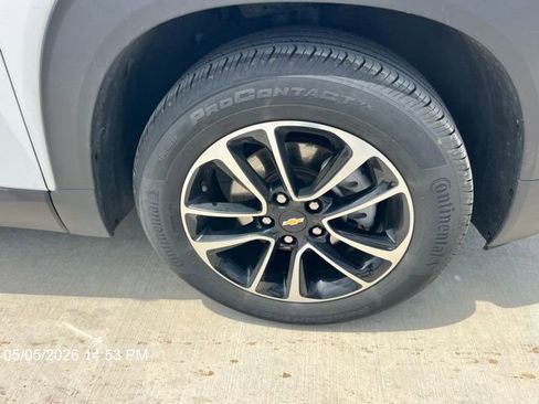Used 2025 Chevrolet TrailBlazer LT FWD image 4