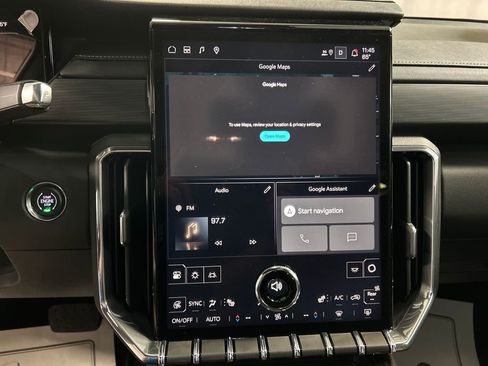 Used 2025 GMC Acadia Elevation image 17