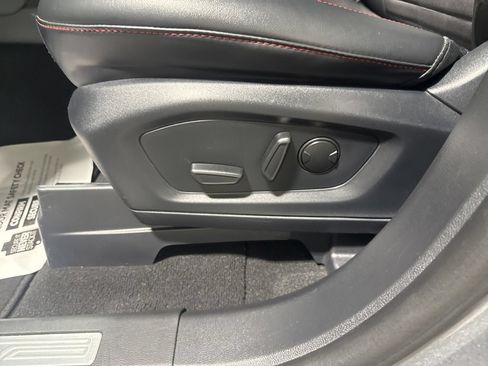 Used 2025 Ford Explorer ST-Line AWD/4WD image 22