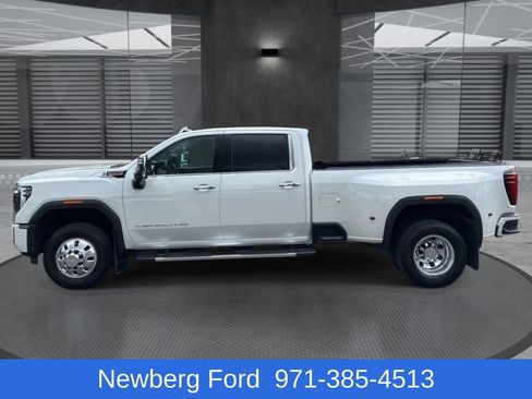 Used 2025 GMC Sierra 3500 Denali w/ Denali Reserve Package AWD/4WD image 8