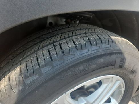 Used 2023 GMC Terrain SLE FWD image 27