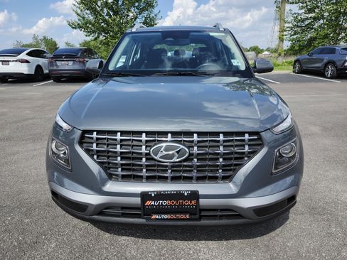 Used 2025 Hyundai Venue SEL FWD image 11