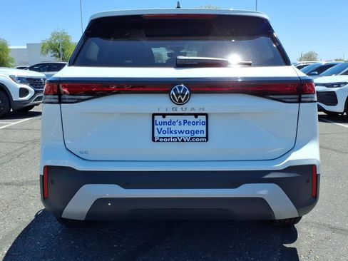 New 2026 Volkswagen Tiguan SE FWD image 6