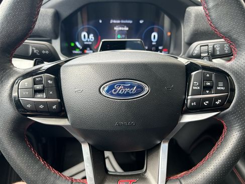 Used 2025 Ford Explorer ST AWD/4WD image 23