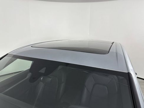 Certified 2025 Porsche Cayenne AWD/4WD image 17