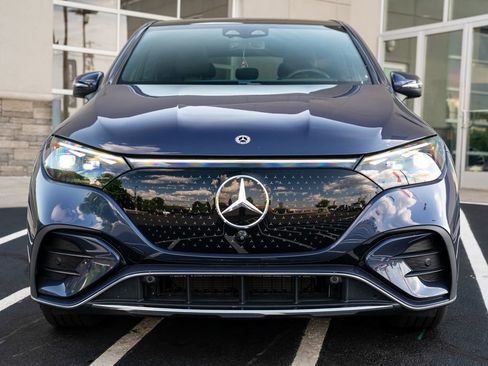 Used 2025 Mercedes-Benz EQE 350+ SUV image 4