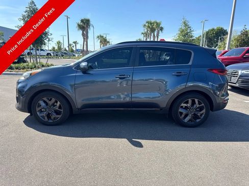Used 2022 Kia Sportage Nightfall Edition FWD image 3