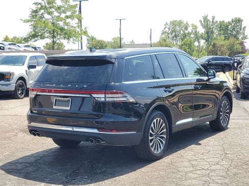 Used 2023 Lincoln Aviator AWD w/ Premium Package image 6