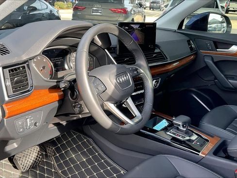 Used 2023 Audi Q5 Premium image 17