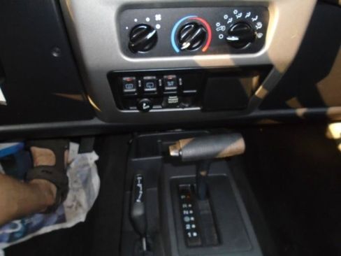 Used 2005 Jeep Wrangler Unlimited AWD/4WD image 13