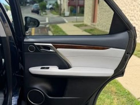 Used 2019 Lexus RX 450h AWD w/ Navigation Package image 19
