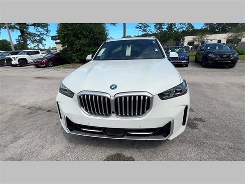 Used 2025 BMW X5 xDrive50e image 34