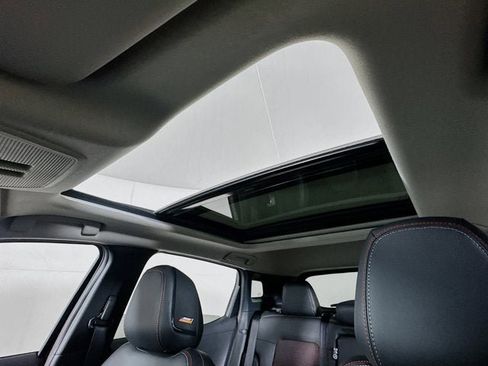 New 2025 Nissan Kicks SR w/ SR Premium Package image 18