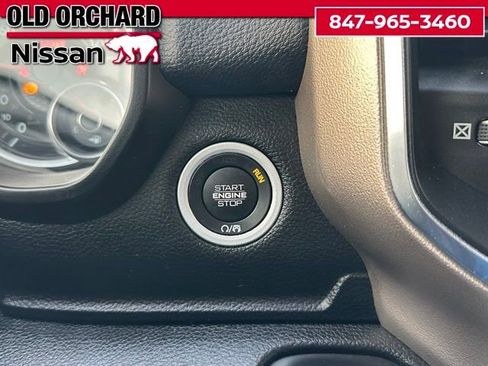 Used 2019 RAM 1500 Laramie AWD/4WD image 17