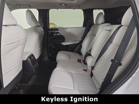 New 2026 Mitsubishi Outlander SEL image 11