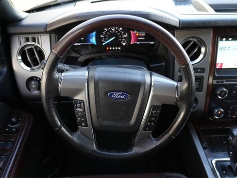 Used 2017 Ford Expedition Platinum image 11