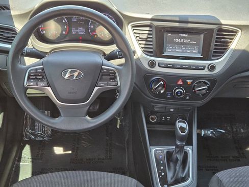 Used 2022 Hyundai Accent SE FWD image 10