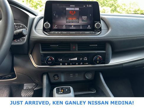 Certified 2025 Nissan Rogue SV AWD/4WD image 11