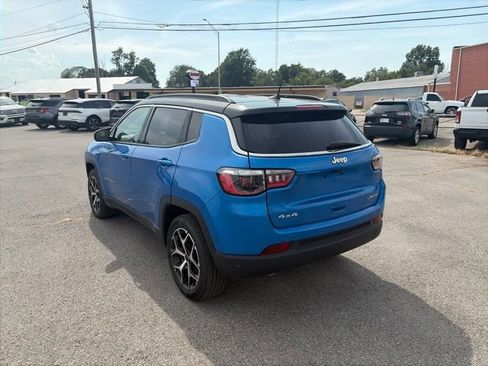 Used 2025 Jeep Compass Limited AWD/4WD image 4