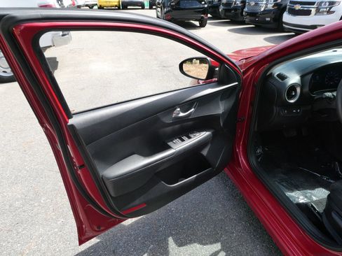 Used 2020 Kia Forte LXS image 10