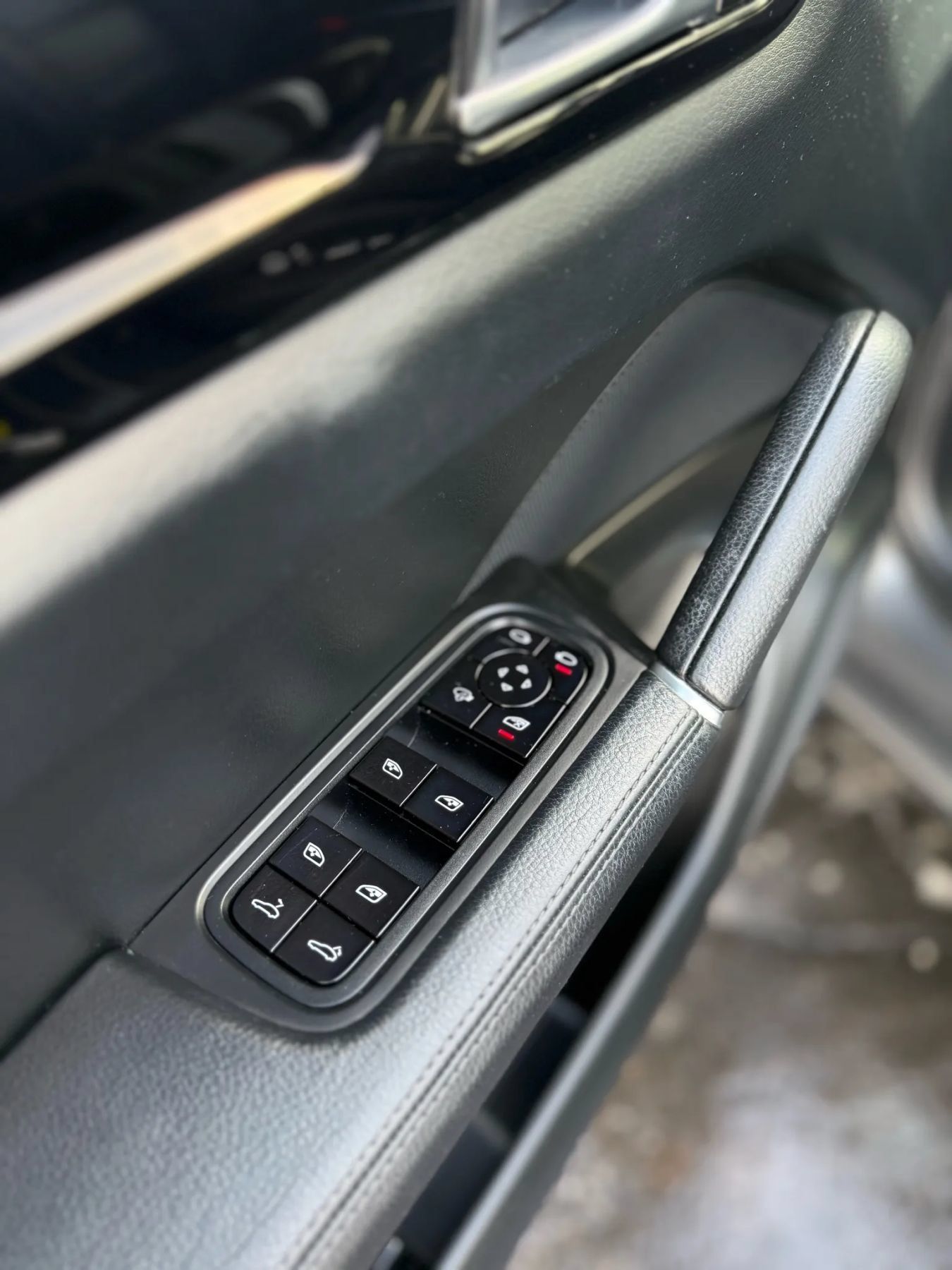 Used 2021 Porsche Cayenne AWD/4WD image 38
