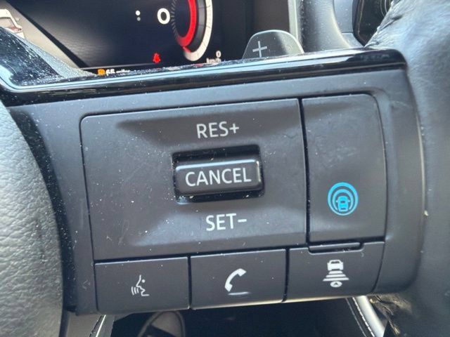 Used 2022 Nissan Rogue Platinum w/ Head-Up Display Package AWD/4WD image 33