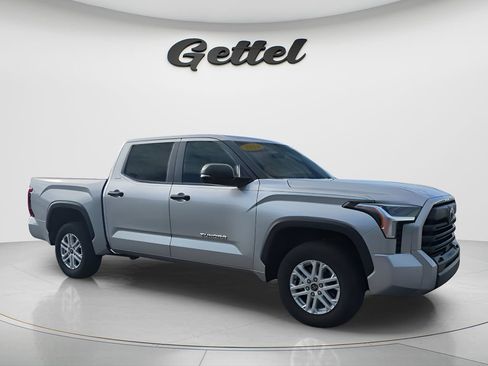 Used 2024 Toyota Tundra SR5 w/ SR5 Convenience Package AWD/4WD image 5