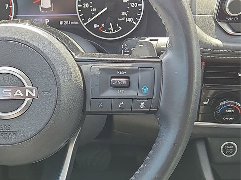 Used 2022 Nissan Rogue SV w/ SV Premium Package image 20