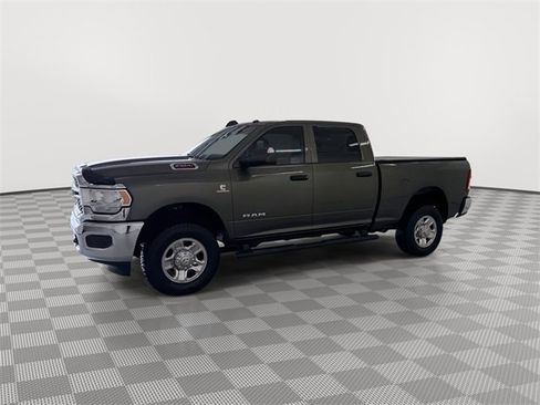 Used 2022 RAM 2500 Tradesman w/ Chrome Appearance Group image 5