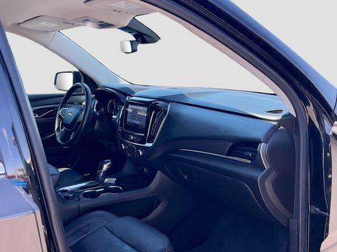 Used 2021 Chevrolet Traverse Premier FWD image 31