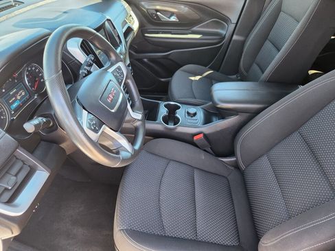 Used 2024 GMC Terrain SLE image 8