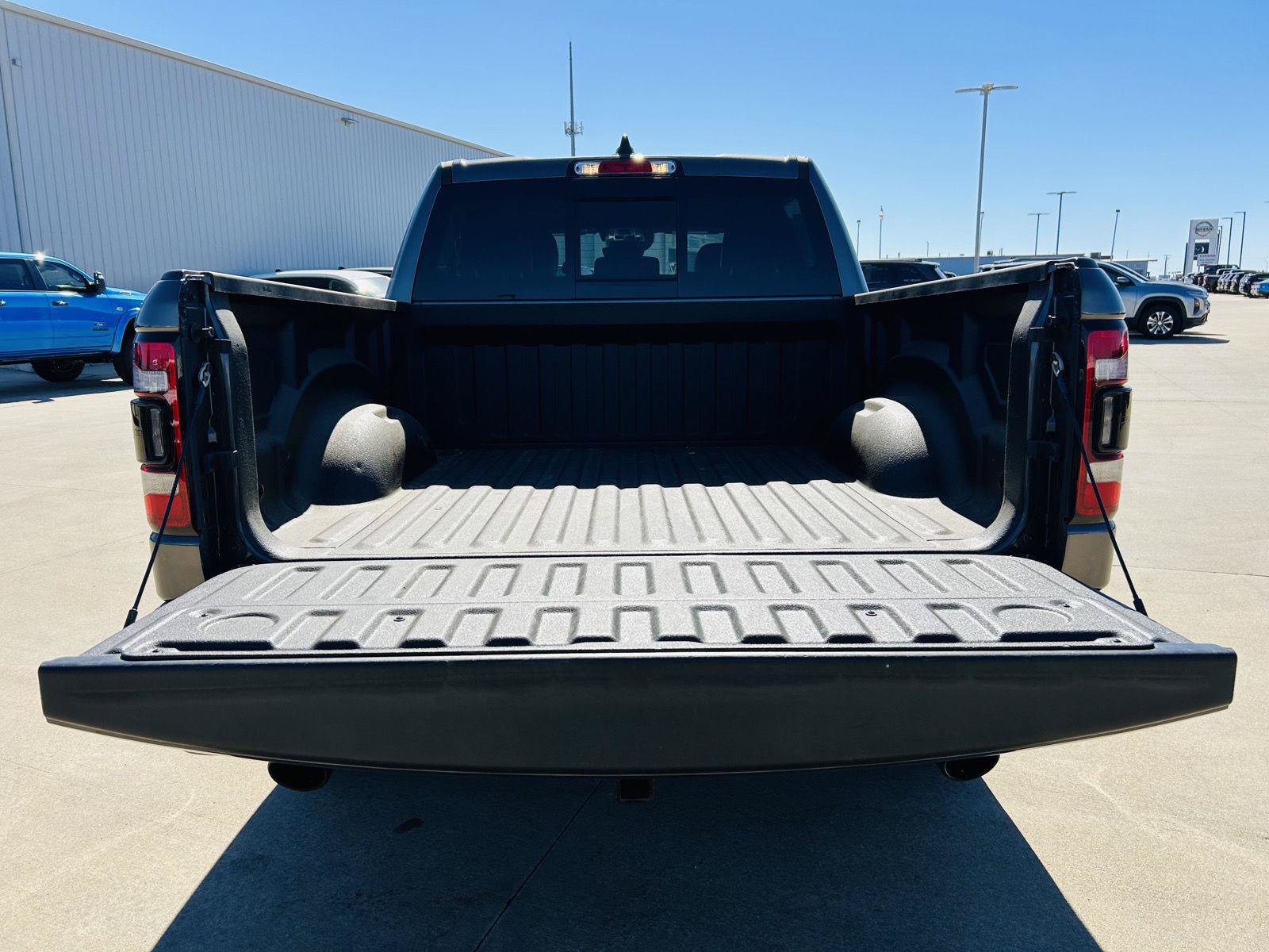 Used 2024 RAM 1500 Laramie AWD/4WD image 28