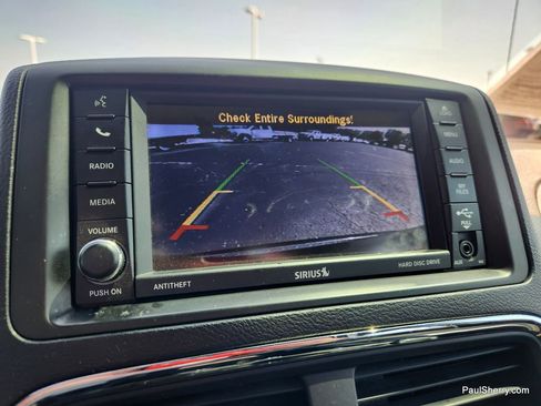 Used 2019 Dodge Grand Caravan SXT image 2